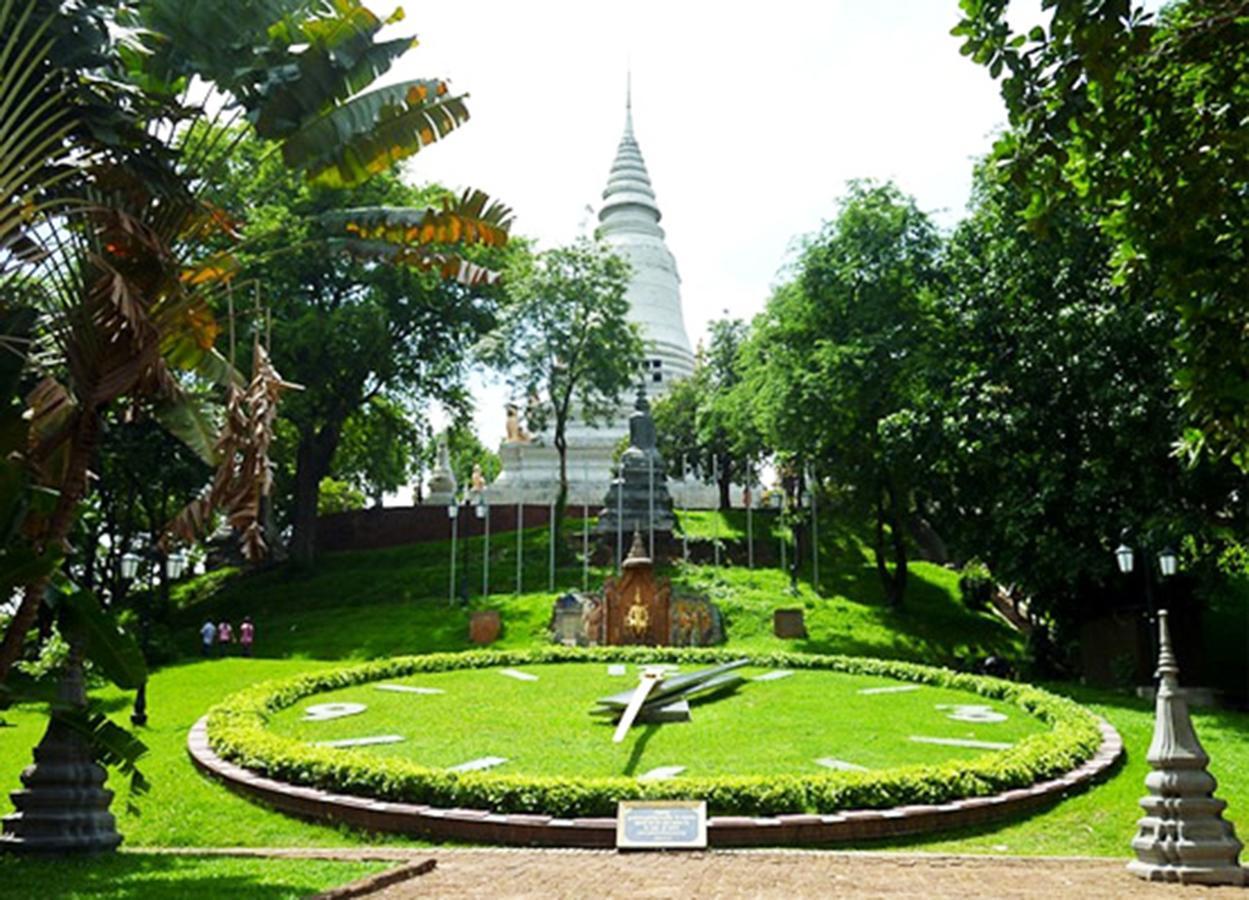 Tonle Khmer Guesthouse And Sky Bar Phnom Penh Exterior photo